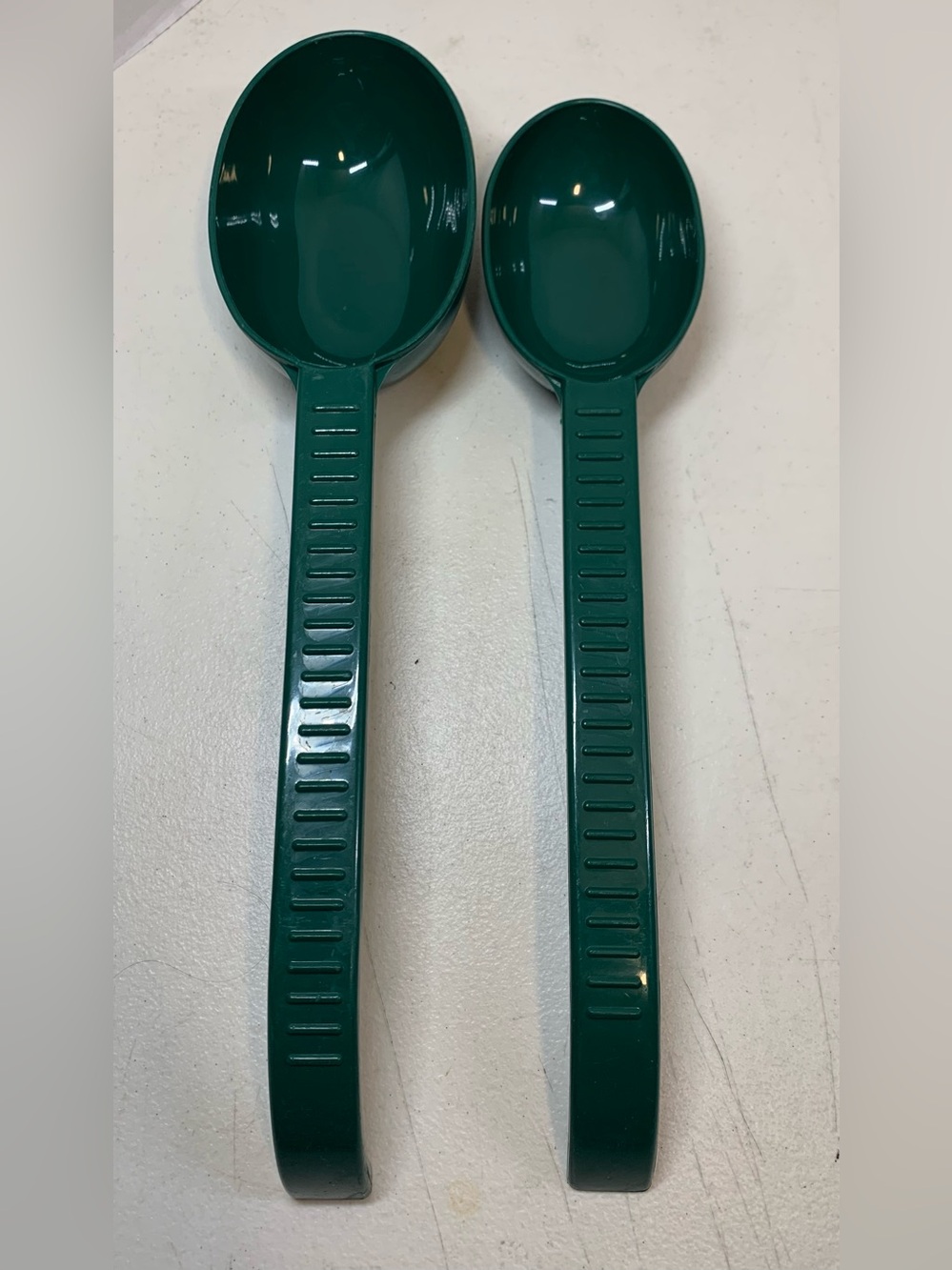 Vintage Wight Watcher Green Portion Control Measuring Scoops.             3690